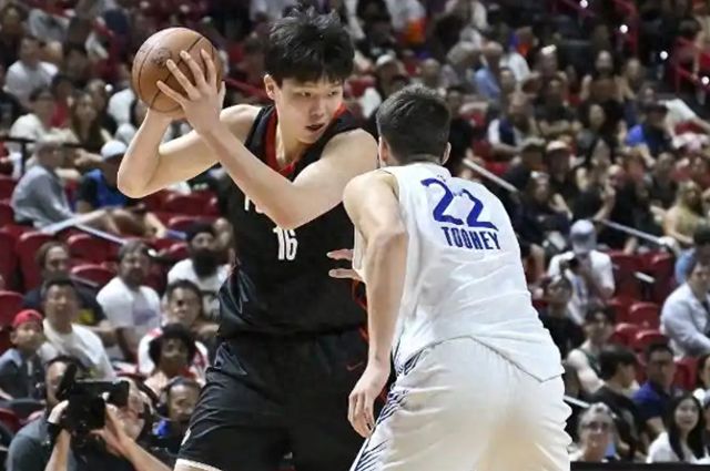 杨瀚森夏联第四场7投3中，得到8分8篮板5助攻3盖帽的简单介绍