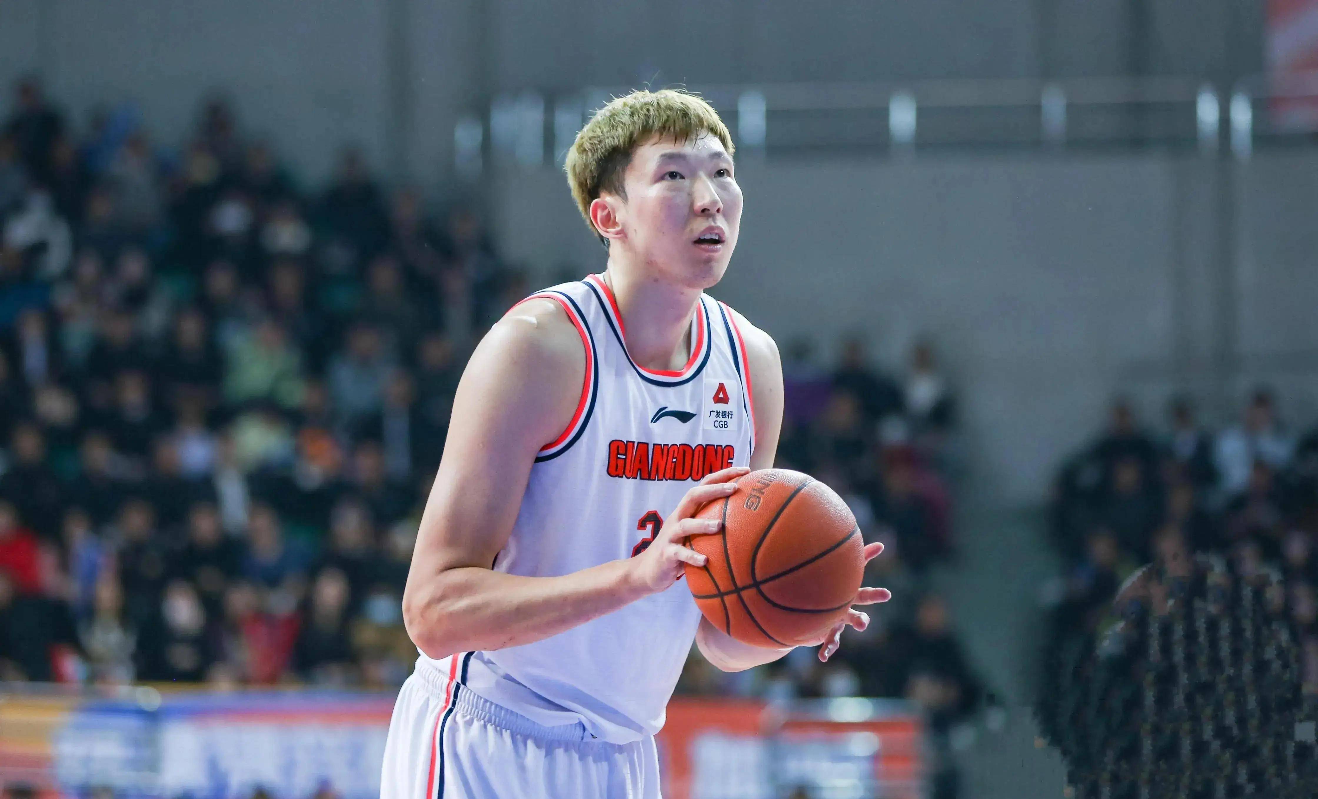 弗格31分辽宁胜四川西尔扎提15分新疆胜同曦的简单介绍