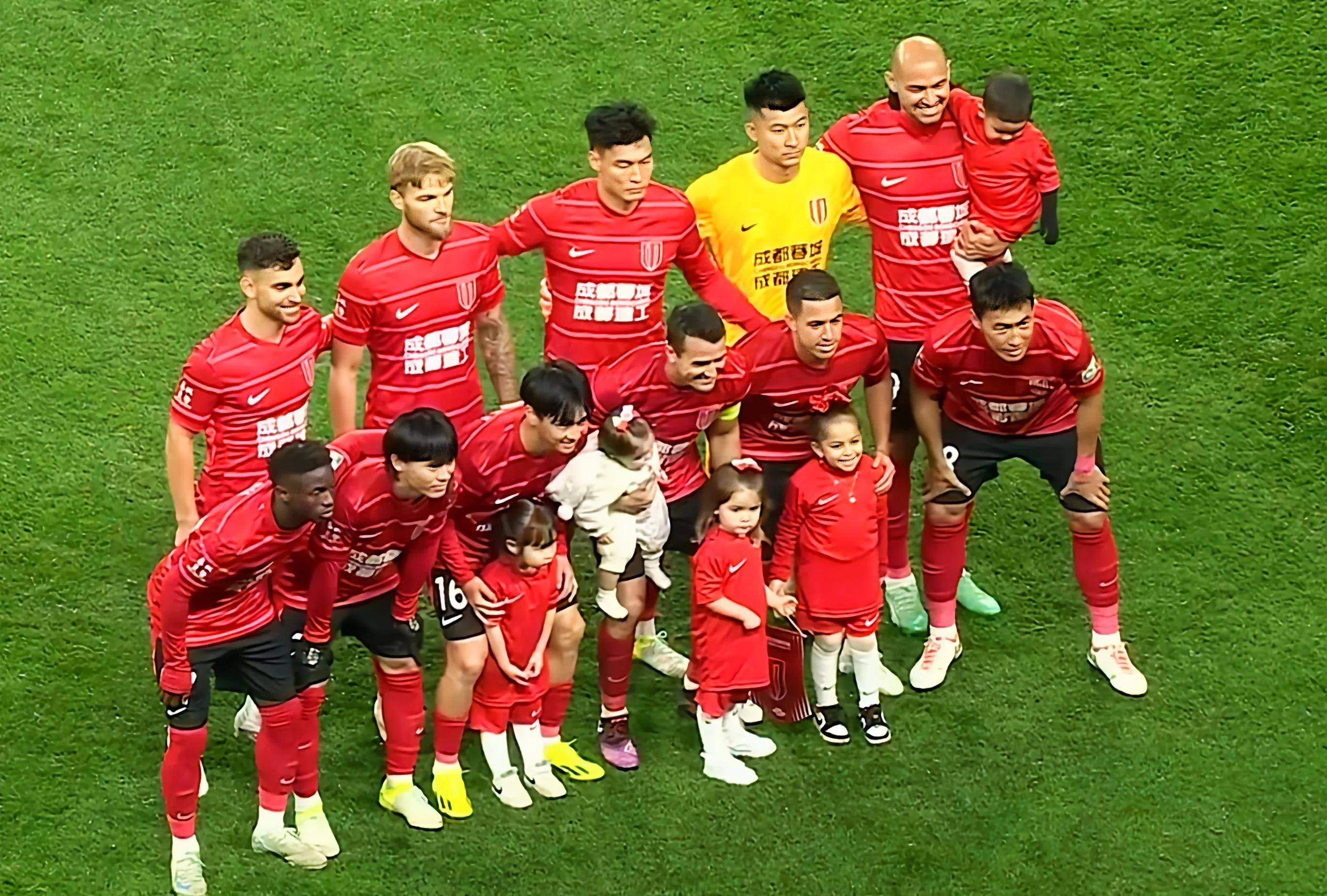 乌龙、点球，武汉三镇2-2憾平成都蓉城，比赛中发生了什么？