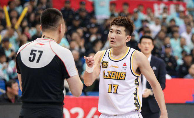 关于广厦队主场击败青岛，夺得胜利之魄的信息